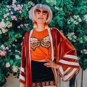 NEVER WORN - Dazey LA tee - size small